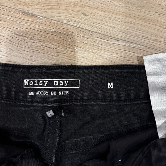 Black jean shorts - Picture 2 of 3